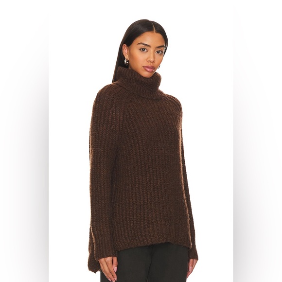 New Stella Sweater - Picture 3 of 4